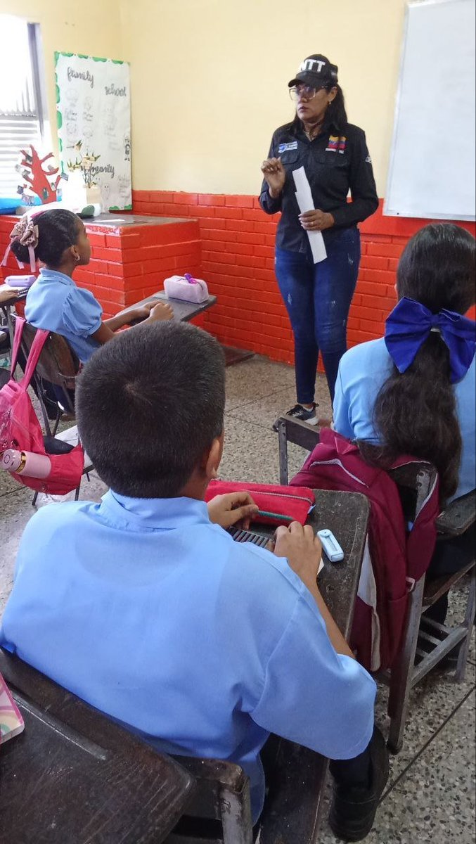InttContigo's tweet photo. 📍#Apure, || municipio San Fernando.

El INTT realizó un abordaje preventivo en materia de seguridad vial en el Colegio Dolores María. 🚦🚸 https://t.co/vQwwvOKSda