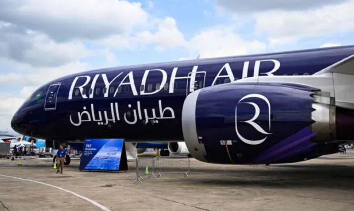 skroobF16's tweet photo. طيران الرياض 🇸🇦💜 عزّنا وفخرنا https://t.co/IW6xzfZKew