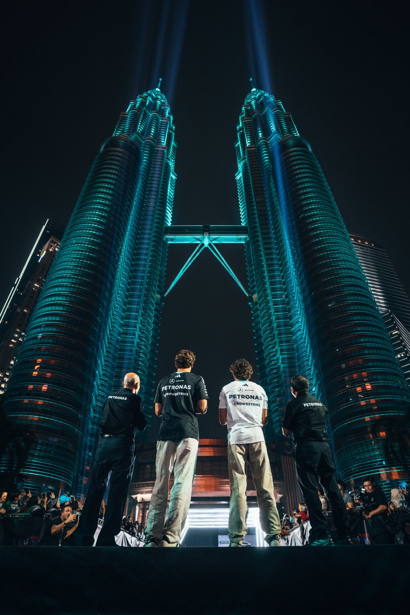 MercedesAMGF1's tweet photo. F1 is BACK in Malaysia 🇲🇾💚 https://t.co/wsi89KK3XW