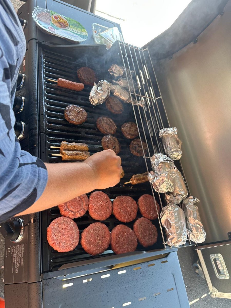 Southbyaudio's tweet photo. It's rare we're all together at Southby HQ (albeit still missing a few) so while the weather was good, we thought it was good squeeze in our Summer BBQ. Even the truck drivers ready to be loaded/unloaded joined in. https://t.co/0frJTOv23C