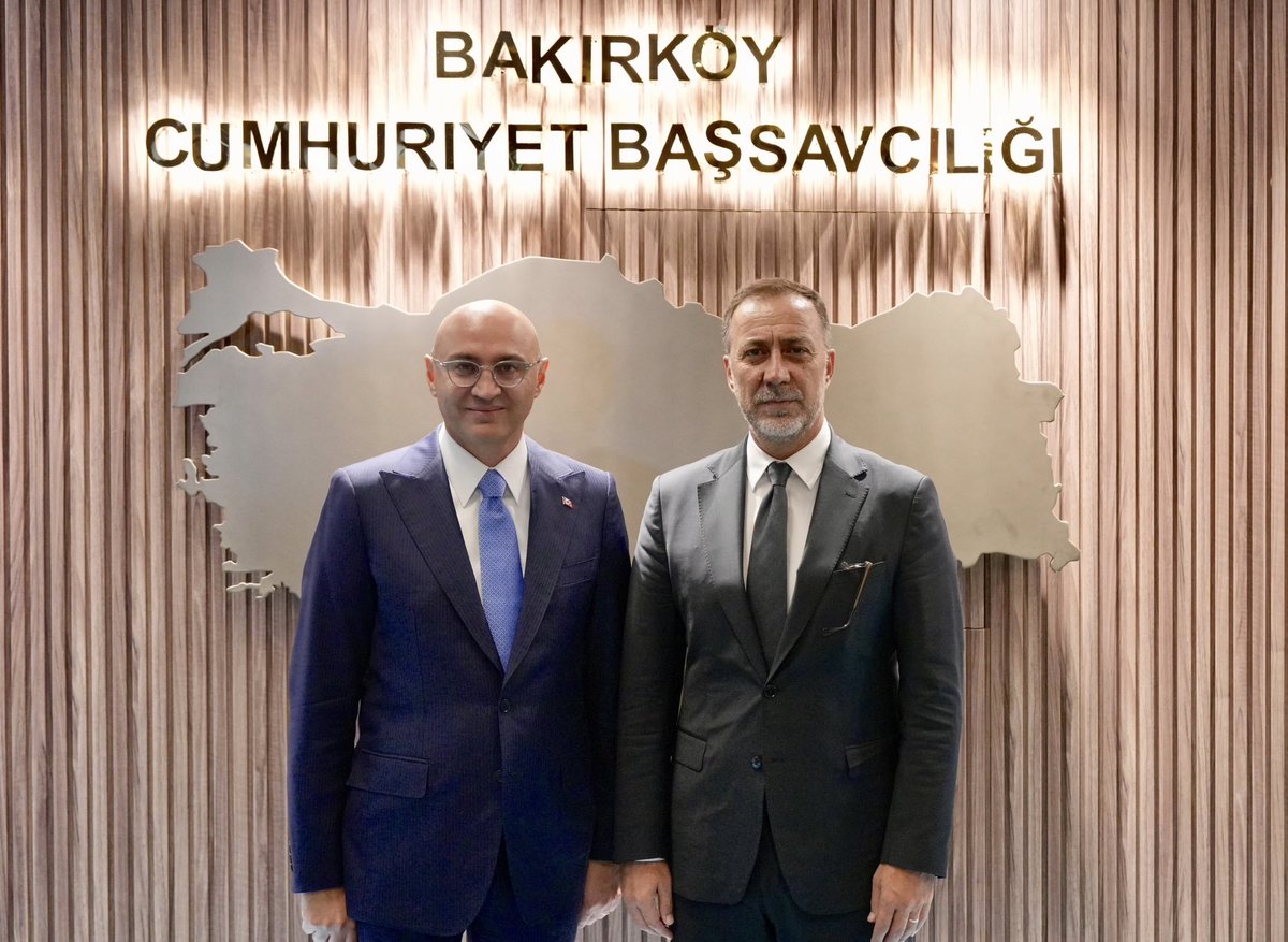 MhpBesiktas's tweet photo. İl Başkanımız Sayın Volkan YILMAZ, Bakırköy Cumhuriyet Başsavcısı Sayın Doç. Dr. Barış DUMAN’ı ziyaret etti.

Misafirperverliğinden dolayı kendilerine teşekkür eder, çalışmalarında başarı ve kolaylıklar dileriz. https://t.co/cZA0Lu1JGU