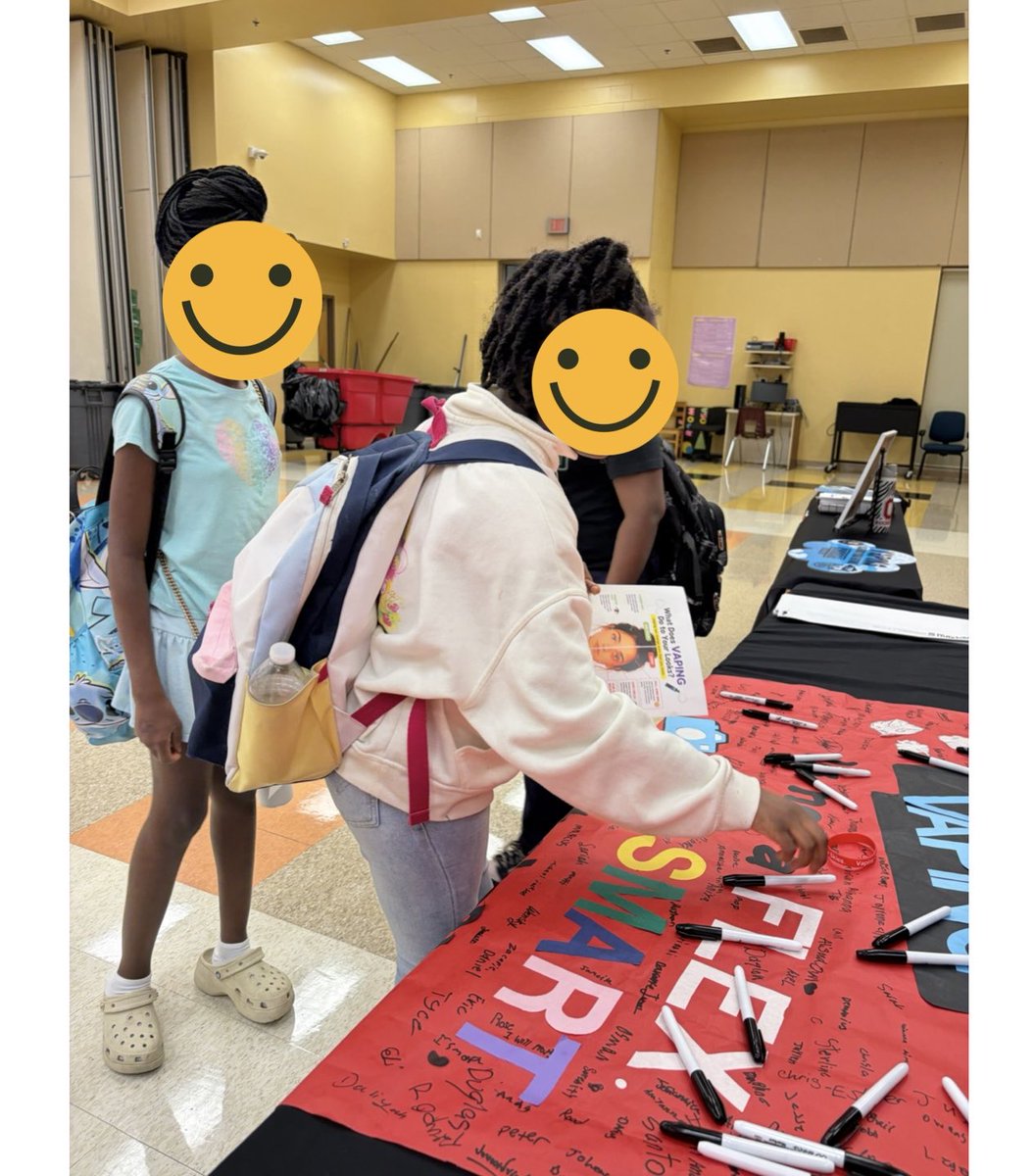 OCPSAO's tweet photo. Meadowbrook MS Mustangs pledged to be VAPE FREE!!! π«
Huge thank you to Principal Miller & the amazing staff for the warm welcome, and to Evans HS SGA for the incredible banner!
#VapeFree #MustangPride #OCPS #EvansSGA https://t.co/jv5ef91HDJ