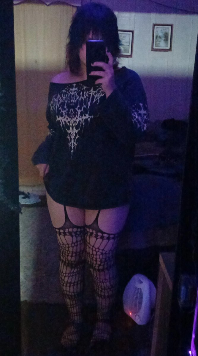 gothick_vampy's tweet photo. my new thigh highs

#trans #tgirl #nsfwtwtًً  #goth https://t.co/kpFk34oGd9