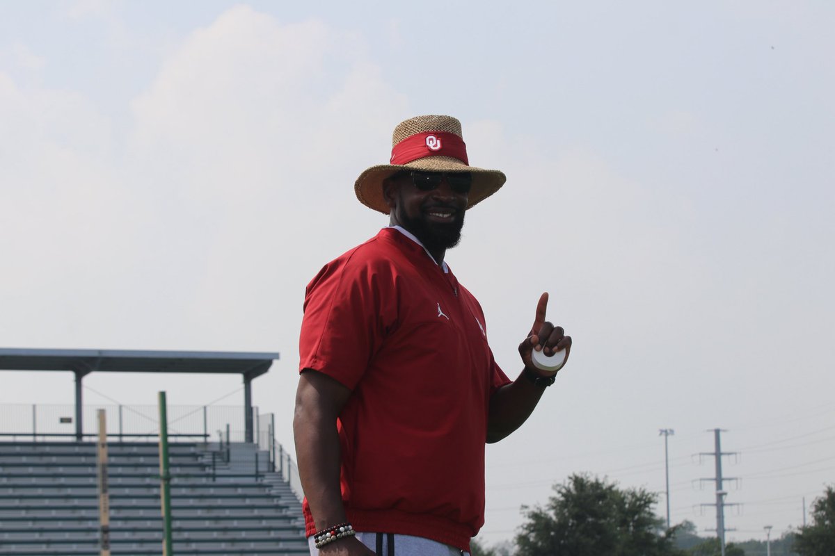 OU_Track's tweet photo. wishing a very happy birthday to the man in the hat! 🥳 https://t.co/qqshsuuOpO