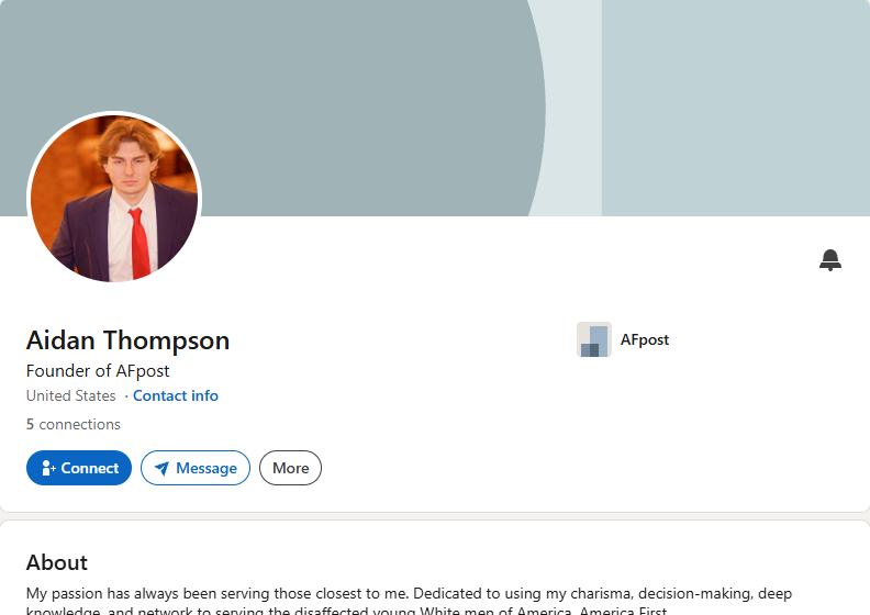 SophiaLee42's tweet photo. This fucker is actively trying to dox Jane Doe from the Cornell story. 

He claimed to have found Jane Doe but it was the wrong woman. https://t.co/aXKUWCTetU