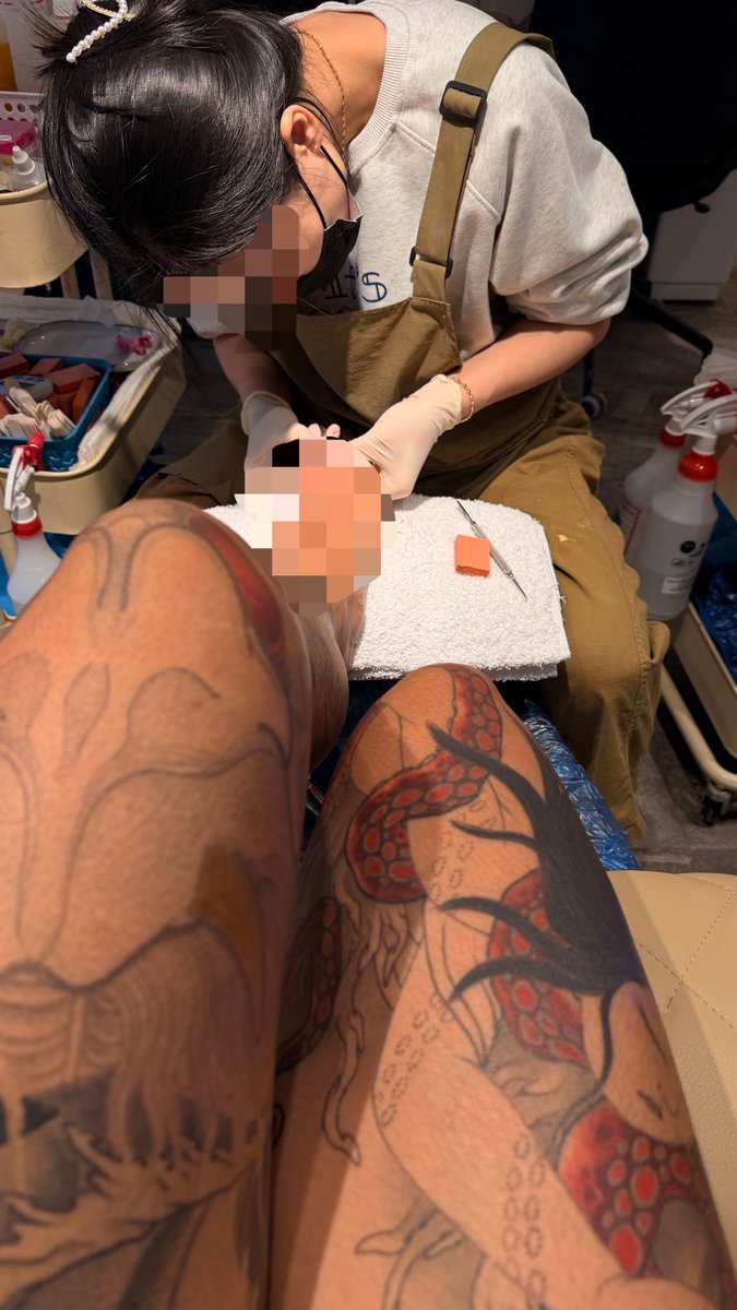 LadyzVelvet's tweet photo. Finally got time for manipedi, you’re welcome to reimburse 😏 https://t.co/aTcrdXUS1k https://t.co/nLQPziMKeh