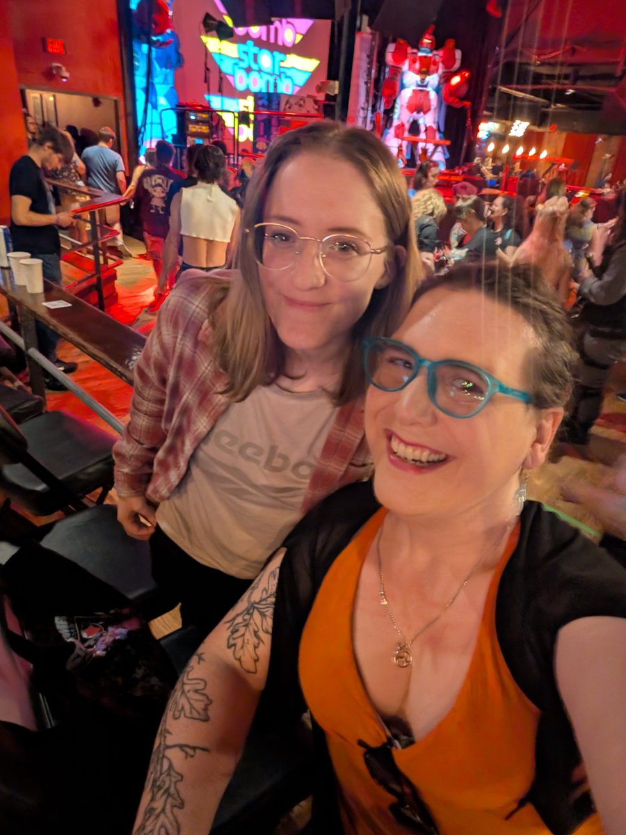 AdahopAda's tweet photo. Last night @VI0LETF0X and I went to see @starbomb! 🤩 We were there purely as fans and had an absolute blast! 🥰🥰🥰

I even ran into a couple Neebs Gaming fans! Imagine my surprise hearing someone suddenly shout MY name while I stood in line. 🤣 Great to see you Meg and Mitch!🧡 https://t.co/kQ6XT0kl7V