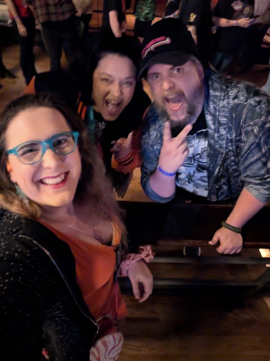 AdahopAda's tweet photo. Last night @VI0LETF0X and I went to see @starbomb! 🤩 We were there purely as fans and had an absolute blast! 🥰🥰🥰

I even ran into a couple Neebs Gaming fans! Imagine my surprise hearing someone suddenly shout MY name while I stood in line. 🤣 Great to see you Meg and Mitch!🧡 https://t.co/kQ6XT0kl7V