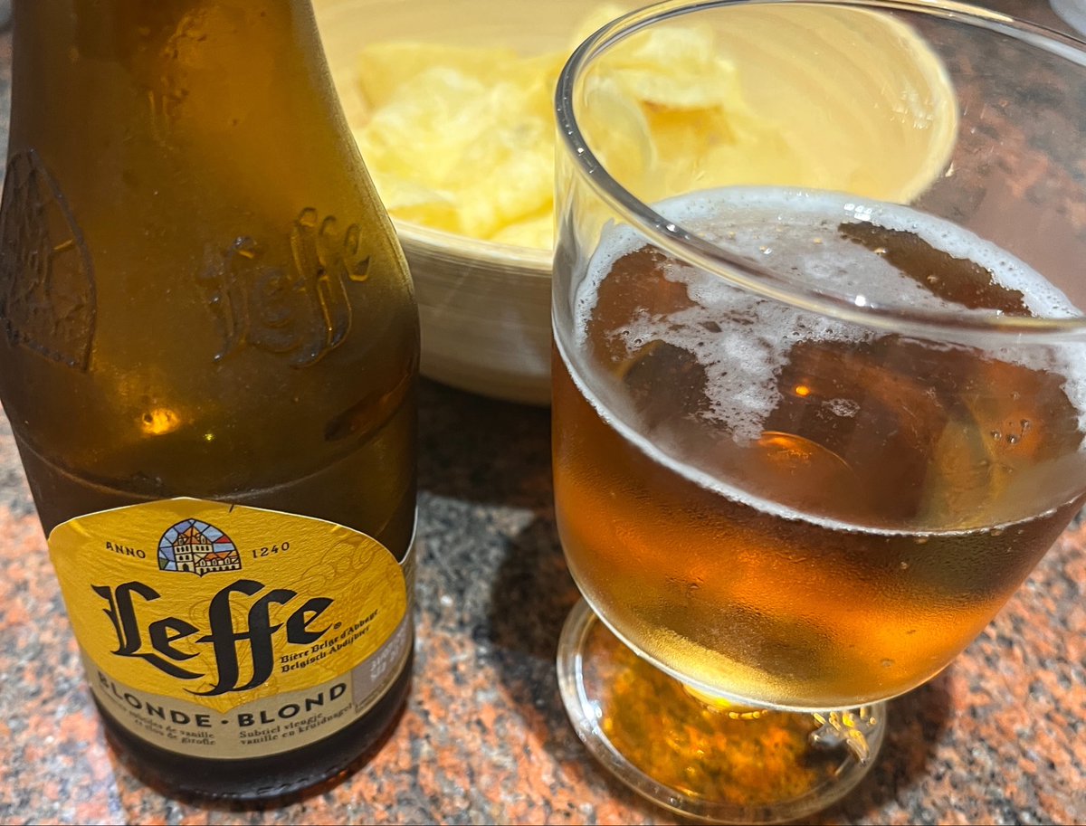 Nozomimoz's tweet photo. まぁまぁここはLeffeで一旦落ち着きましょうや🍺(いつもの事だけど https://t.co/hPKPVJybZH