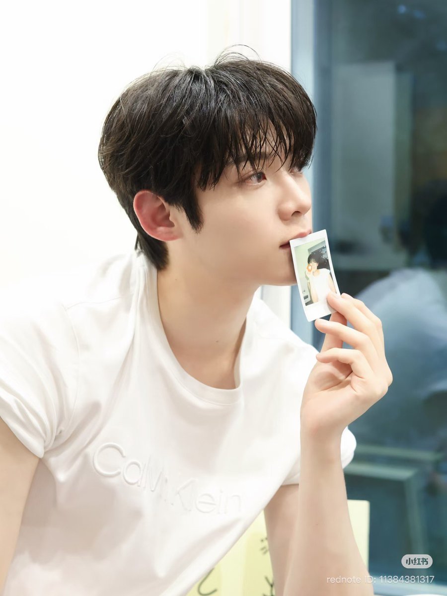 Nhi7cute's tweet photo. 윤식이의 파리 패션위크 무대 대박나길 온 마음으로 응원해! ⭐️⭐️⭐️

KIM YOON SIK PARIS FASHION WEEK  #KIMYOONSIKPFWSS27 #YoonSikInParis https://t.co/zaE3xPLexW