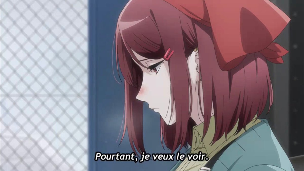 SelmaClaudel's tweet photo. Smoking Behind the Supermarket with you Episode 12 ✅

Incroyable épisode pour conclure la première saison de cet excellent anime de romance. Sasaki a des remords concernant le passé et la relation d’amitié qu’il entretenait avec son ancien patron. Tayama l’éjectera même du fumoir pour qu’il puisse se reprendre et on assistera à une discussion très intéressante entre Sasaki et son ancien patron. Sasaki est d’ailleurs déprimé, car son ancien boss lui a envoyé un message. Il part bientôt en retraite et sa dernière mission se déroulera à Hokkaido. Le soir, Tayama remarque qu’il a la tête ailleurs et ce sera pareil le soir suivant à la supérette ou il s’en ira direct sans faire de courses. Suzuki se fait détruire au boulot et souhaite que Sasaki prenne sa place à Hokkaido. Sasaki s’en veit pour quelque chose et se demande comment il pourrait oser y aller. C’est étrange, car son ex-boss lui a tout de même offert une montre sublime. Le soir, Sasaki est toujours autant dans la lune et Tayama tente de le remotiver comme elle peut. Sasaki parle de sa montre qui est un cadeau et il dit que son ancien patron devrait quitter son entreprise et prendre sa retraite. Sasaki avoue qu’il lui a causé énormément d’ennuis et il pense qu’il ne peut pas aller le voir et faire comme si de rien n’était. Il veut surtout qu’il parte à la retraite l’esprit tranquille. 😢

Tayama s’énerve et ordonne à Sasaki de s’en aller immédiatement. Elle se fiche de savoir qu’elle connerie il a fait. Mais elle trouve que ce n’est pas plaisant de fumer avec lui ces derniers temps. Elle lui dit de revenir lorsqu’il aura les idées claires et pas avant. Suzuki donnera sa place à Sasaki pour qu’il aille à Hokkaido et ce dernier le remercie. Suzuki voulait juste éviter le patron de là-bas qui est un véritable tyran. Yamada s’inquiète de son côté, car Sasaki n’est effectivement plus revenu. Mais elle veut le revoir, car le rencontrer à fait naître de nouveaux sentiments en elle. Sasaki reviendra bien vite et il est allé à Hokkaido entre-temps. Yamada semble heureuse de le revoir et pense que Tayama sera également heureuse. On assiste à la discussion entre Sasaki et son ancien patron. Ce dernier est un mec bien et Sasaki le félicite, tout en le remerciant pour tout. Sadaki pendait n’avoir laissé que ce mauvais souvenirs, mais son ex-boss le reprend comme quoi il n’envoie pas d’invitation aux gens que je déteste. Sasaki parle de sa relation avec Tayama et il a du mal à la décrire. Il parle du fait qu’elle le pousse à chaque fois qu’il est abattu et son ancien patron lui dit que c’est une relation précieuse. Plus tard, Sadaki retrouve Tayama qui est extrêmement heureuse de le revoir. Et elle lui demandera même son écharpe pendant qu’ils discutent de tout ce qu’a fait Sasaki durant son voyage à Hokkaido. 🥰  #SmokingBehindTheSupermarketWithYou #SliceOfLife #Travail #Romance