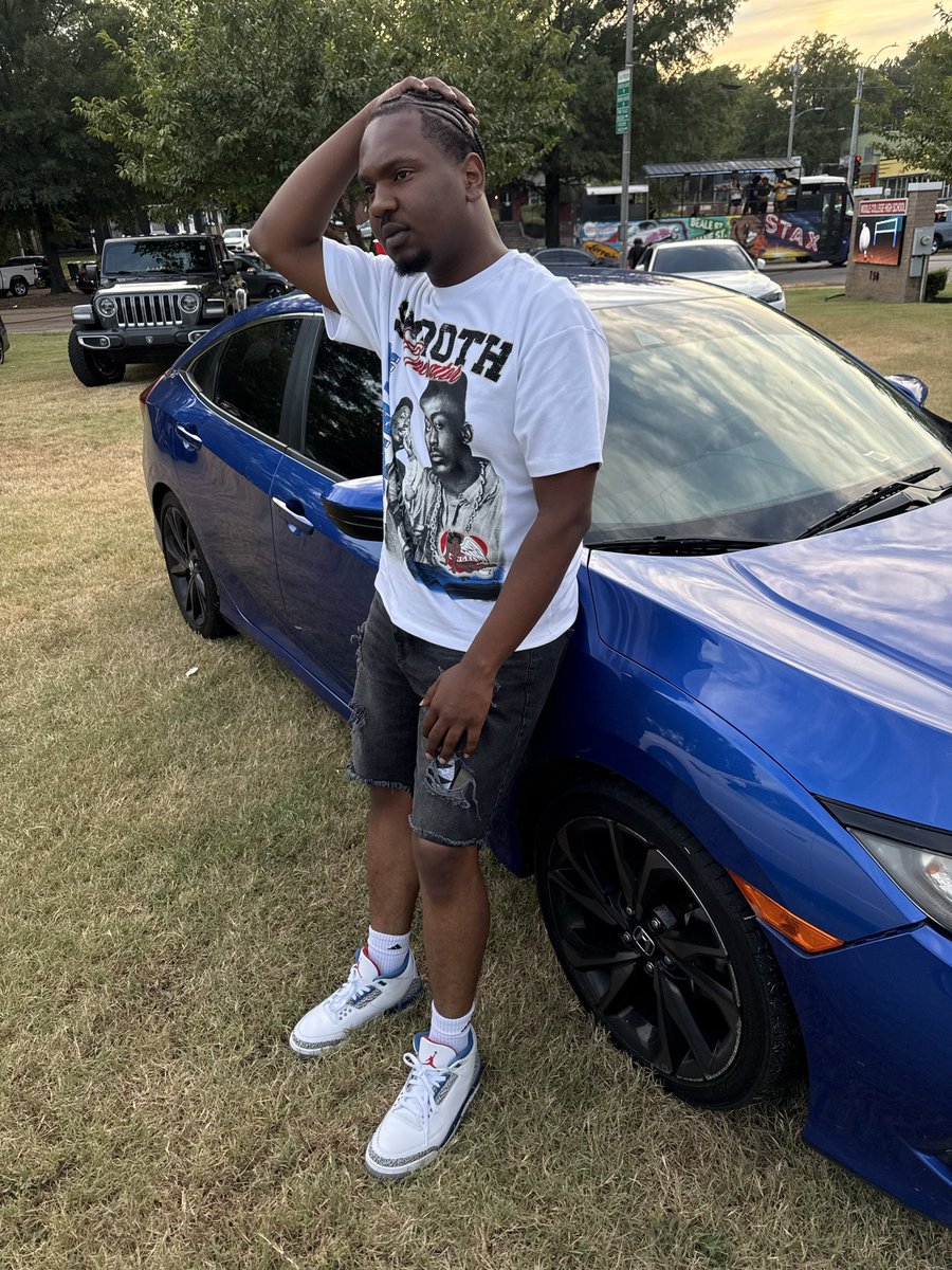 aareyonwallace's tweet photo. popped it in memphis. https://t.co/fj96Kn0spg