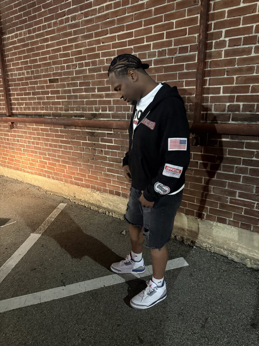 aareyonwallace's tweet photo. popped it in memphis. https://t.co/fj96Kn0spg