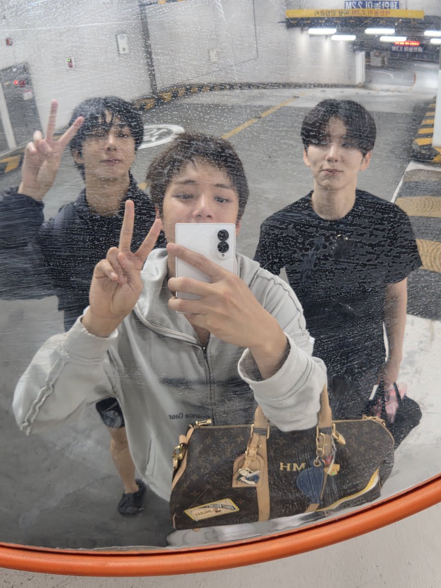 mbebe_forever07's tweet photo. #맘찍한트친과아무것도하지않지만그저서로를뮤트하지않았음을확인하며10월도행복하시길바라기 https://t.co/C6F0Vhgi9j