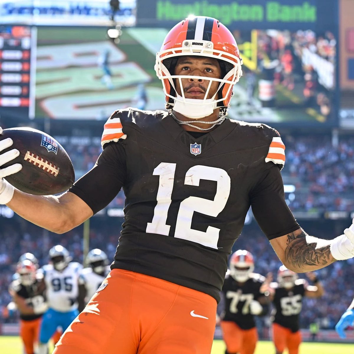 IzzoBets's tweet photo. TNF #PITvsCLE Prop #3🏈 {Oct 1}

100% HIT RATE‼️💎

🔒Denzel Boston O 34.5 REC YDS
{-115} BetMGM #Browns

FOLLOW FOR MORE LOCKS!💪@izzobets

-Denzel Boston has kicked off his 2026 rookie campaign with the Cleveland Browns in explosive fashion, racking up 195 receiving yards on 9 receptions across his first three starts. Averaging a staggering 21.7 yards per catch—highlighted by a 95-yard, 1-touchdown breakout performance against Tampa Bay in Week 2—Boston is a legitimate downfield weapon. Drafted 39th overall in the 2026 NFL Draft, Boston was immediately thrust into a full-time starter's workload, starting all three games for Cleveland in Todd Monken’s revamped offense. Pro Football Focus (PFF) metrics show Boston maintaining a high route participation rate on dropbacks, lining up as the primary X-receiver on the perimeter. Operating with a high Average Depth of Target (aDOT), Deshaun Watson routinely looks Boston's way for boundary shots. This consistent snap share and high-aDOT usage ensure that his targets carry maximum yardage equity toward the Over.

-According to PFF college and NFL tracking metrics, Boston possesses an elite physical profile that makes him immune to tight coverage. In his final 2025 season at Washington (where he posted 62 catches, 881 yards, and 11 TDs), Boston caught an astounding 10 of 13 contested targets (76.9%) with just two drops all year. At 6-foot-4 and 215 pounds, his ability to box out cornerbacks and haul in back-shoulder throws allows him to produce even against tight coverage, giving quarterback Deshaun Watson ultimate trust to throw into contested windows. The Pittsburgh Steelers' secondary presents a prime matchup for a physical perimeter receiver like Boston. According to Propsdotcash situational models, Pittsburgh's defense frequently relies on single-high safety shells and aggressive press-man coverage on the boundary. While cornerback Joey Porter Jr. brings length, the Steelers have shown vulnerability against tall, physical split ends who can win at the catch point on vertical routes. Boston's physical release package and boundary size position him perfectly to exploit single coverage and log multiple big-play receptions throughout four quarters.

-Todd Monken's 2026 offensive system intentionally scripts high-percentage perimeter slants, intermediate crossers, and back-shoulder throws specifically tailored to Boston's unique catch radius. As opposing defenses commit coverage help toward Jerry Jeudy, Boston enjoys 1-on-1 matchups on third downs and drive-sustaining scenarios. Deshaun Watson's willingness to push the ball downfield into Boston's area guarantees him a steady floor of 4 to 6 targets weekly. In an intense AFC North rivalry game requiring sustained passing, Boston's target share will easily translate into clearing 35 receiving yards.

RTs♻️+ LIKEs💜Appreciated❗️

📊powered by:@propsdotcash

#gamblingx | #gamblingtwitter