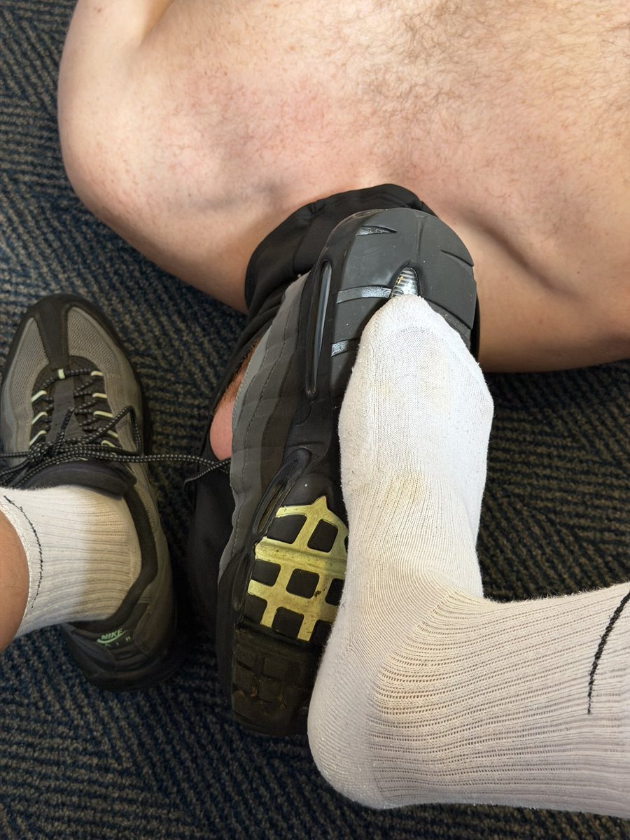 MascLad's tweet photo. @nike_sweat is the perfect sub, loves worshipping my airmax after my gym sesh. Proper sweaty white Nike socks. 🦶🏻💦💸 https://t.co/QWdI2EK4jo