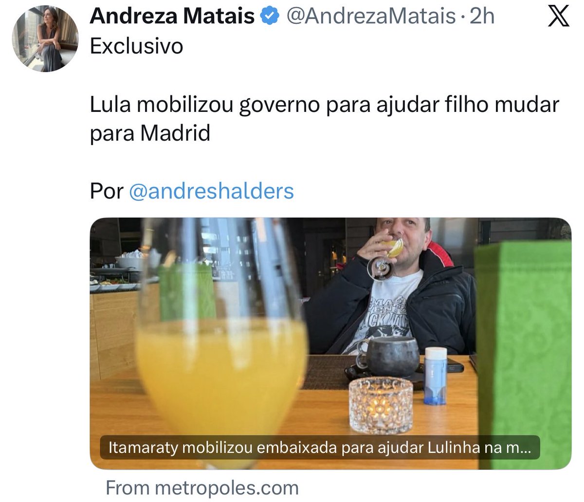 RafaelFontana's tweet photo. ATENÇÃO: Lula ajudou Lulinha a fugir para a Espanha.
E mais: mobilizou o governo inteiro para livrar a cara do filho envolvido em corrupção. https://t.co/zOm5qMOwbC