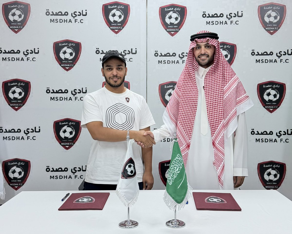 Masdah_FC's tweet photo. 📸 | سعادة الرئيس "سعد بن عون" ولحظات التوقيع ♥️✍🏻 https://t.co/lMXVUpyGZp