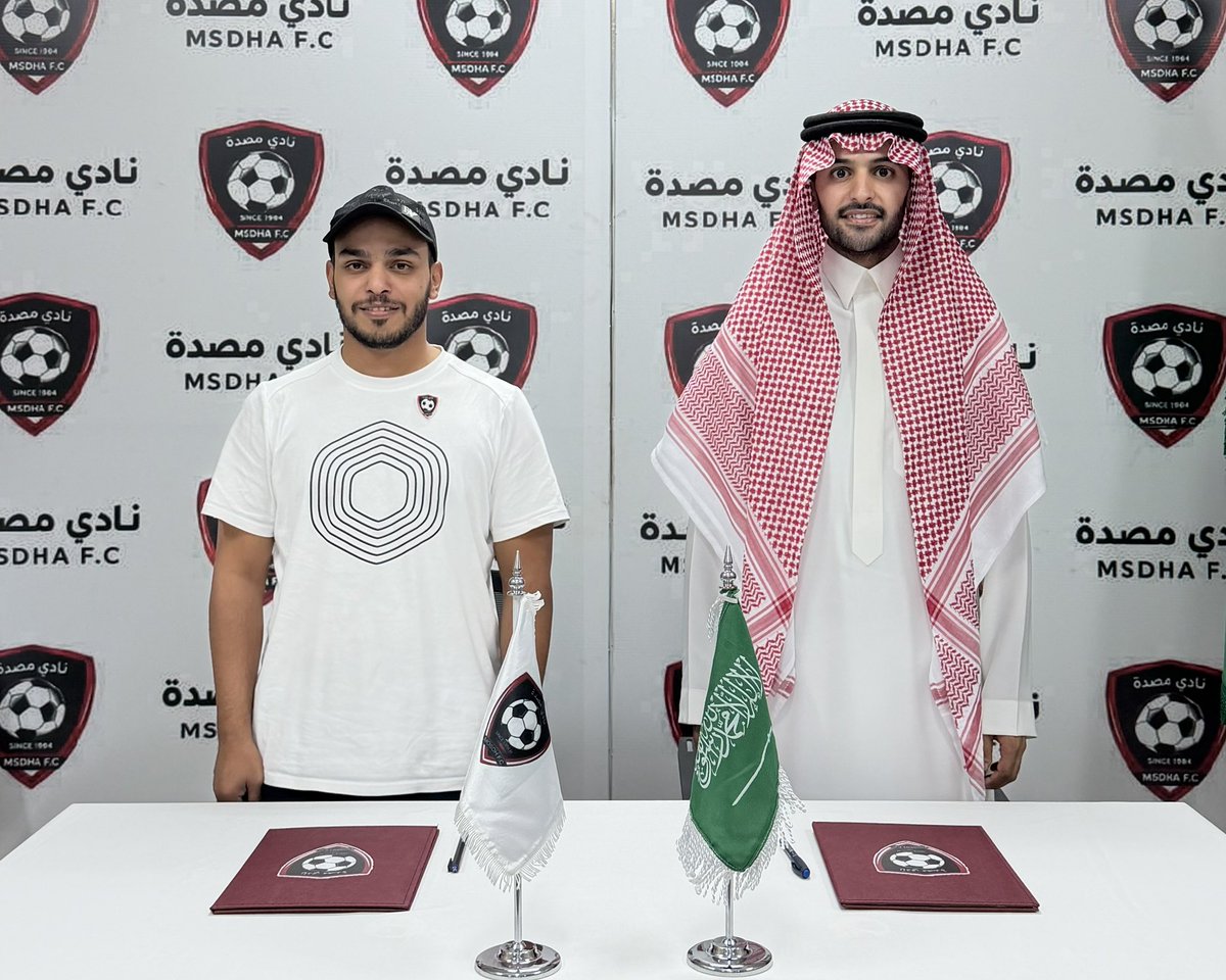 Masdah_FC's tweet photo. 📸 | سعادة الرئيس "سعد بن عون" ولحظات التوقيع ♥️✍🏻 https://t.co/lMXVUpyGZp