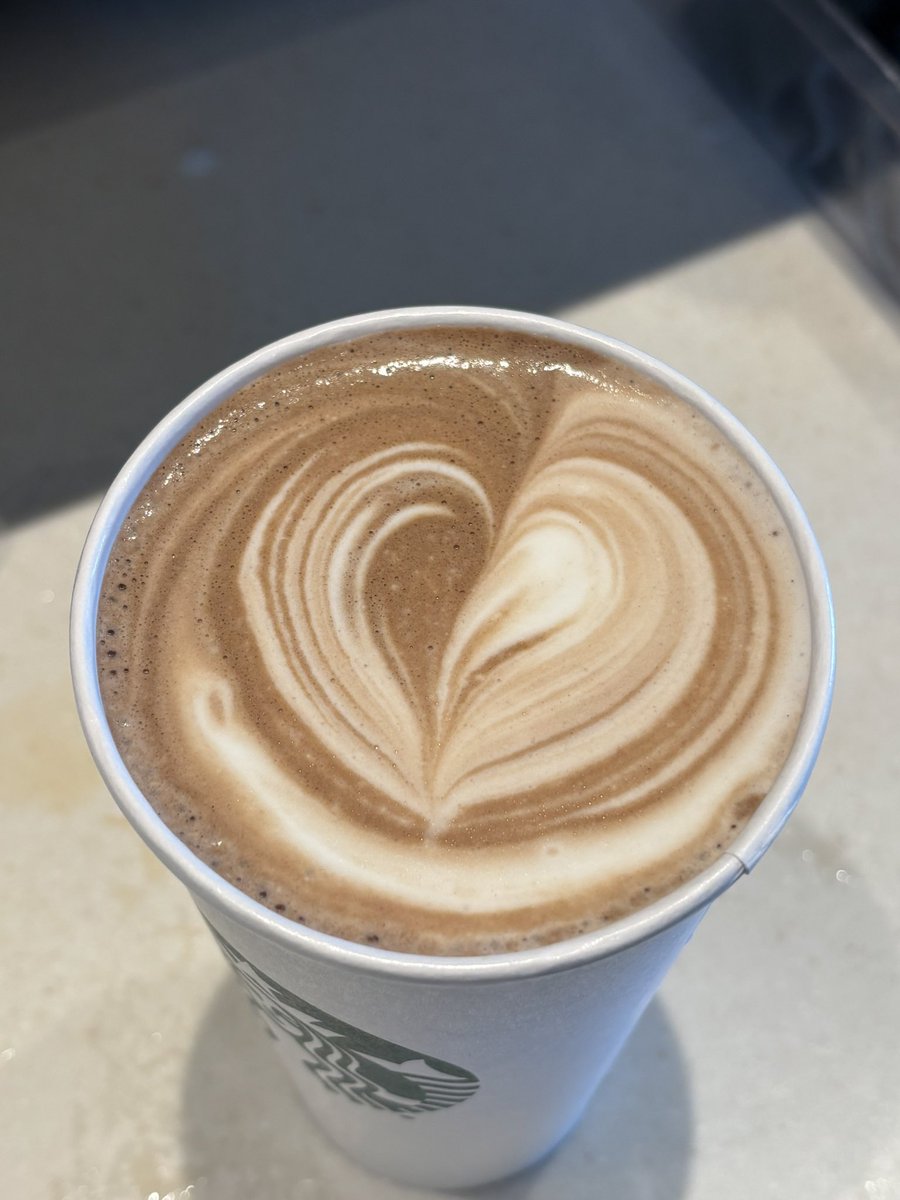 cosicle_'s tweet photo. Latte art is hard https://t.co/wM70CArmPu