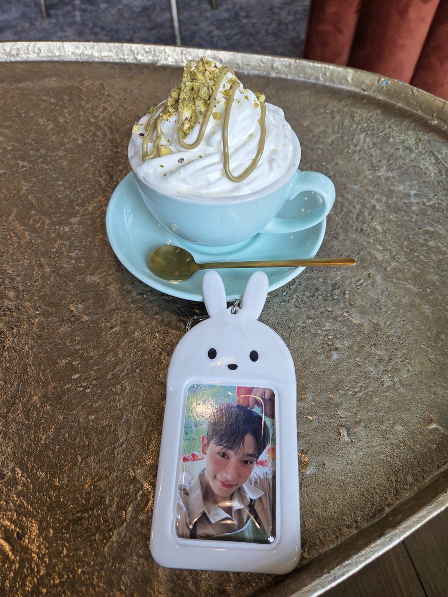 LoriWenee's tweet photo. Enjoying a delicious 😋 Pistachio Latte on my day off of work.

#원호 #WONHO #ウォノ 
#AlwaysWithWonho
#위니는_늘_원호곁에 https://t.co/awnCesQpCm