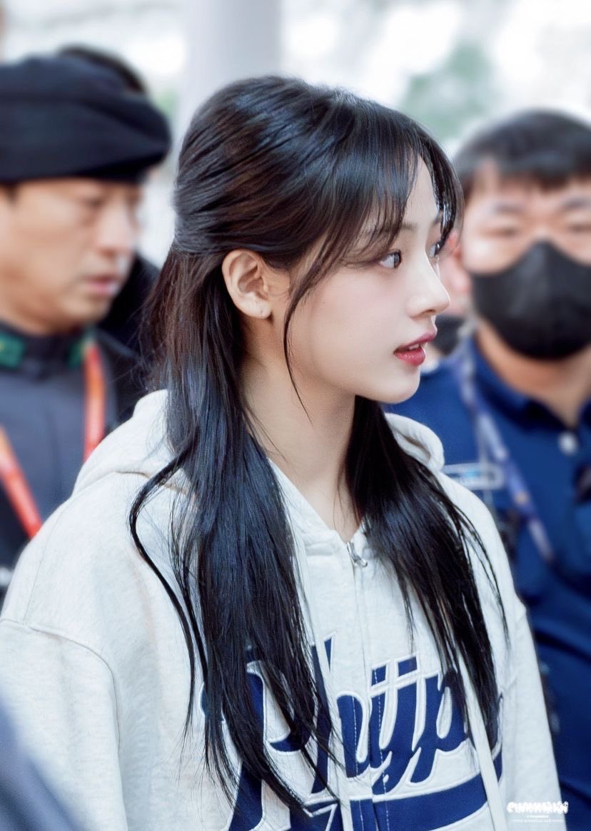 Cm0ngkey's tweet photo. 야  말  하  고  있 잖 냐  
뉴 진 스 존 나 파 이 브 https://t.co/wGU3K6XQrm