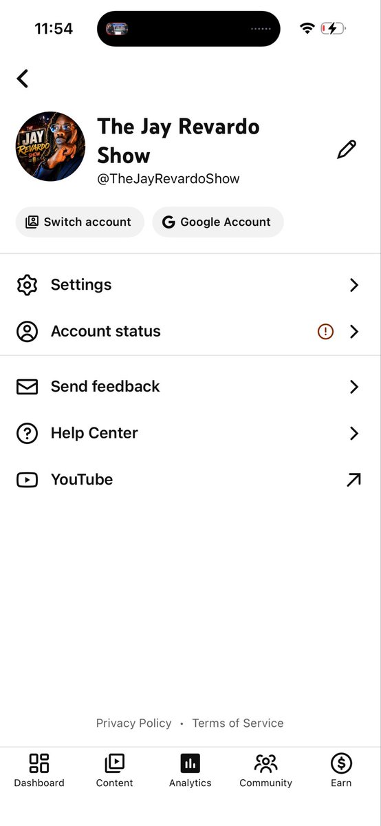 JayReavardo's tweet photo. @TeamYouTube please help the shorts are abnormally loading still on YouTube https://t.co/1WaMxrU1Zs