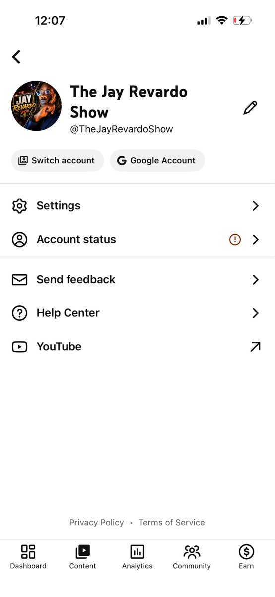 JayReavardo's tweet photo. @TeamYouTube please help the shorts are abnormally loading still on YouTube https://t.co/1WaMxrU1Zs