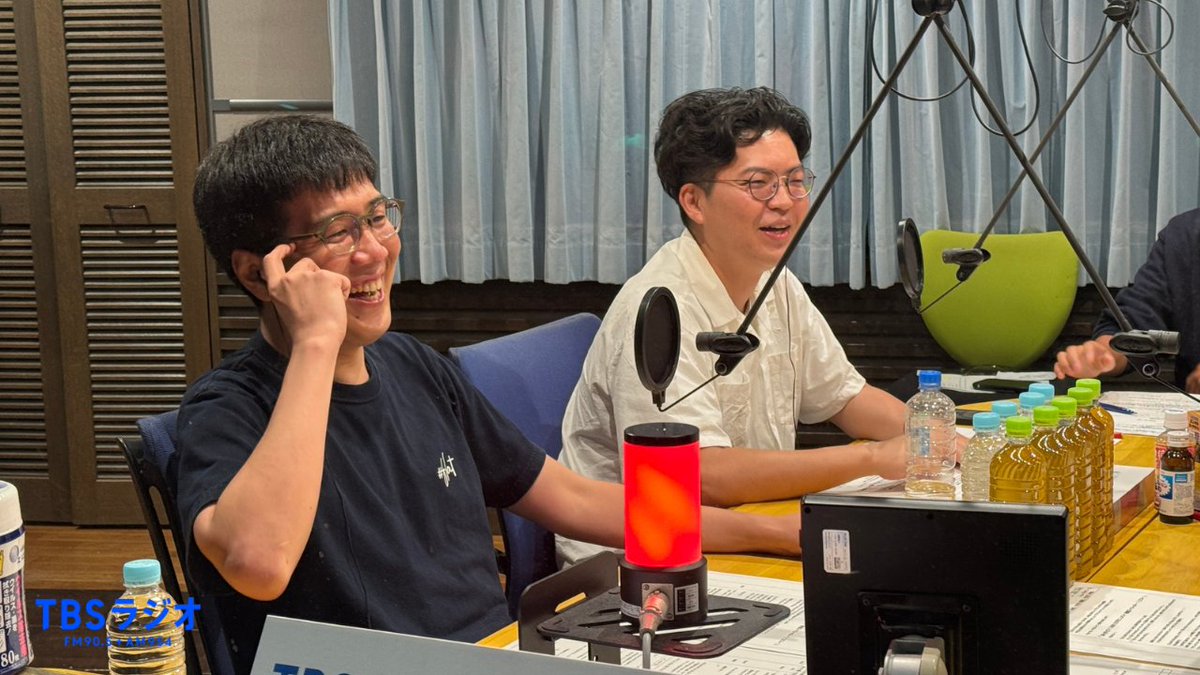 JUNK_TBSR's tweet photo. 【山里亮太の不毛な議論 #fumou954】  

生放送中！ 

体調不良の山里さんに代わって、トム・ブラウンのふたりが担当！

さらにヤーレンズも登場！ #ふらっと954

2025年1月と同じ！

水曜JUNK 山里亮太の不毛な議論 | TBSラジオ | 2026/09/30/水  25:00-27:00 
https://t.co/8axmTumRoK https://t.co/MVWQC3hlok