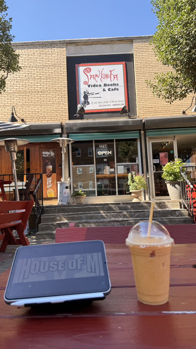 j8d3nyaps's tweet photo. supppper cute Black cafe around the corner from potential apt https://t.co/zfXPNCLCRj