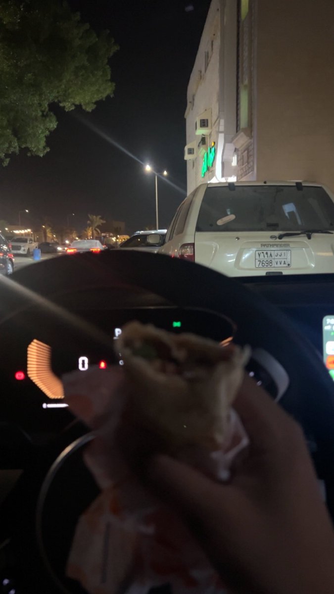YoungManMousa's tweet photo. لين قبل ٥ دقايق الساحل ك��ن افضل شاوارما في القطيف https://t.co/7Zx4aCLbKX