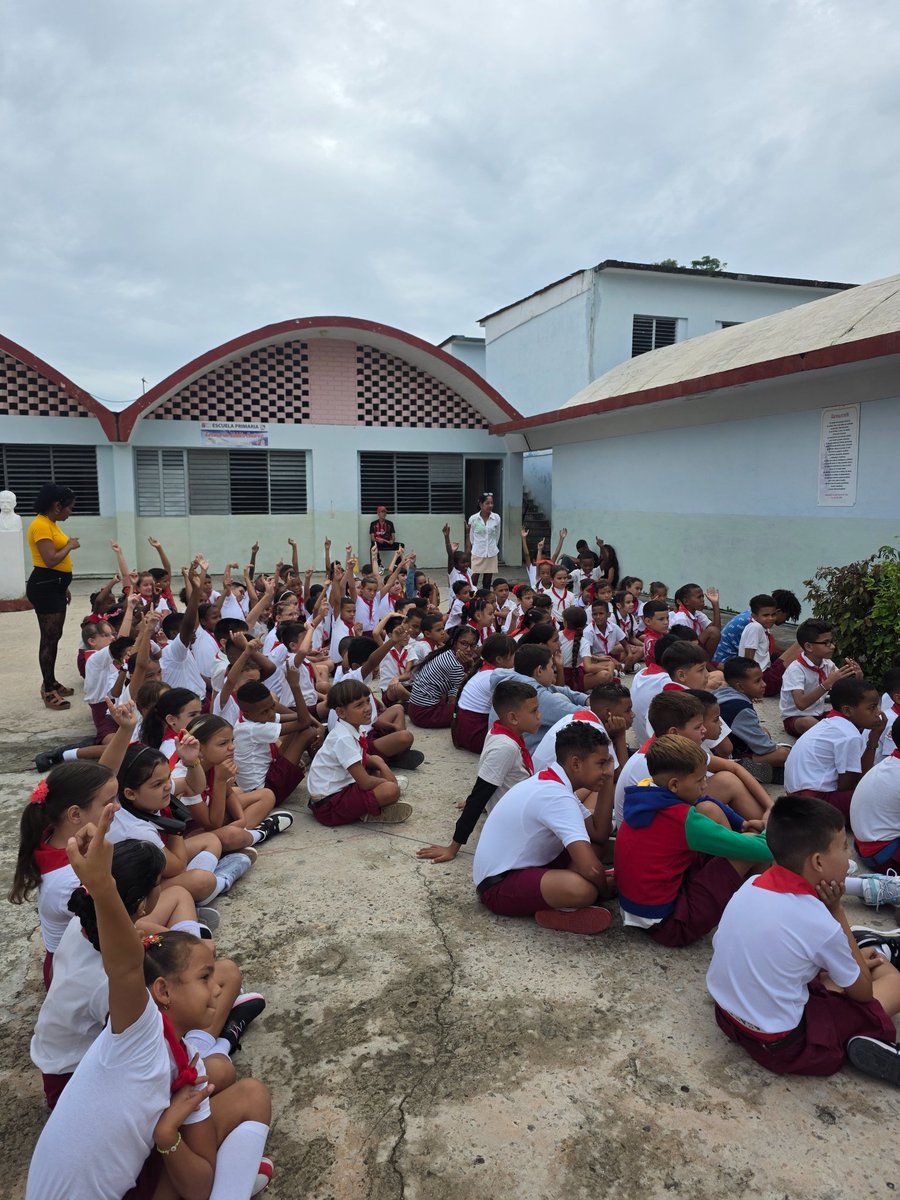 DirGeneralRegla's tweet photo. Se realizo con entrega,compromiso y amor las Elecciones Pioneriles,a la Educación en Regla ❤️ Escuela Primaria Leonardo Valdés 
@DirectEducaHab
@DirGeneralRegla
@YanetHzP25
@IzquierdoAlons1
@SaerySerrano
@YolivanC41557 https://t.co/VCmtPPu4lo
