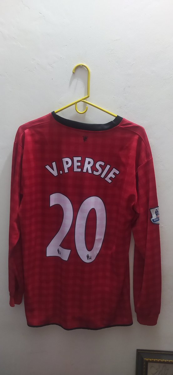 MauroMacaro8182's tweet photo. @real_lucas01 El zaguero central Jam Stam! O pude ser el portero Edwin Van der Sar. 
Y Van Persie que crack! hermano. https://t.co/OJWLykh45p