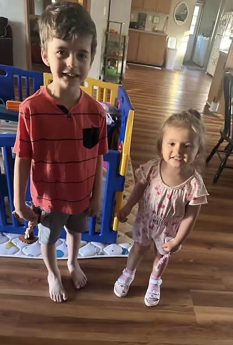 ImMeme0's tweet photo. South Carolina mom Taylor Gosnell, 35, was arrested and charged with two counts of attempted murder after stabbing her two young children inside their home.

Investigators say the children, approximately 3 and 6 years old, suffered a combined 50 stab wounds.

Both children remain in stable condition at the hospital and are expected to recover. However, the 6-year-old was injured so severely that doctors may have to amputate one of her arms.

Please keep these children in your prayers.