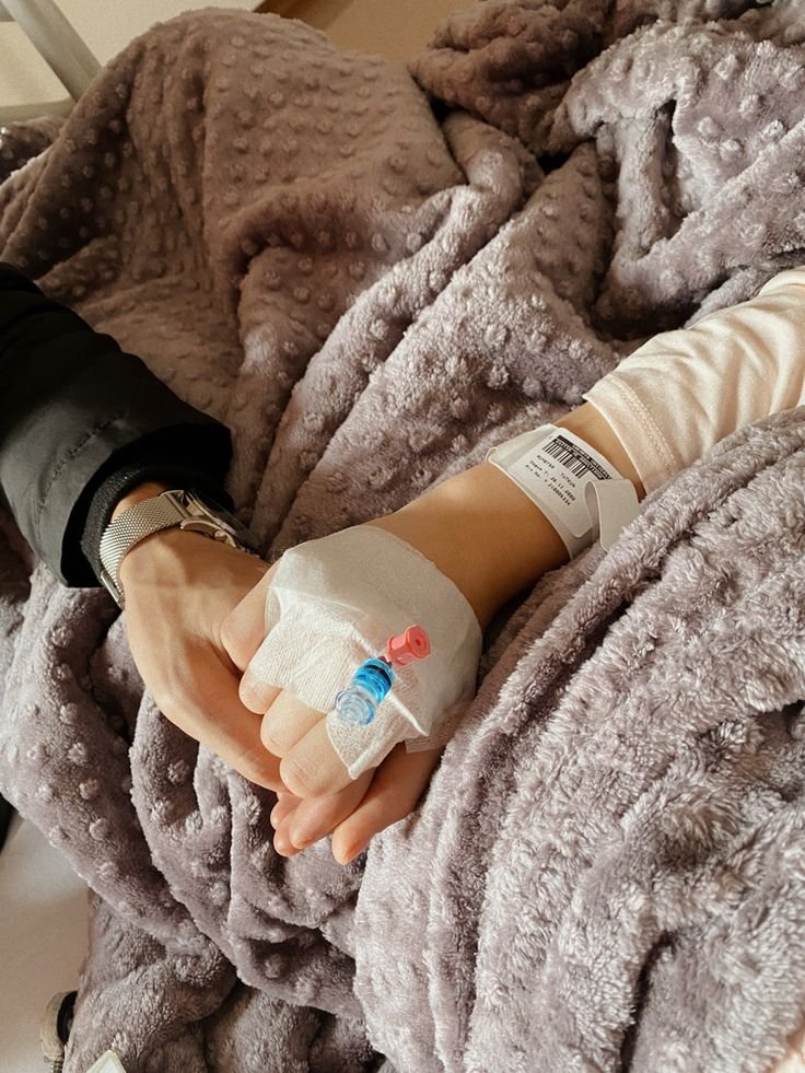 CAPGR4CE's tweet photo. She's stable for now, thank God. I was scared as fuck last night. https://t.co/DjbpihayV3