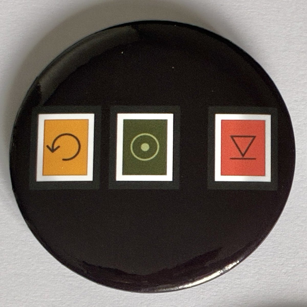 RadioMerch's tweet photo. 🎉GIVEAWAY TIME!🎉

This time we have three badges of our own design to give away!

Each celebrates some of the most iconic radio studio buttons - from the Sonifex and ITC cart machines and the EMT turntable!

To enter, just Like and Repost before the end of Saturday. (1/2) https://t.co/wl1Tnuu8UU