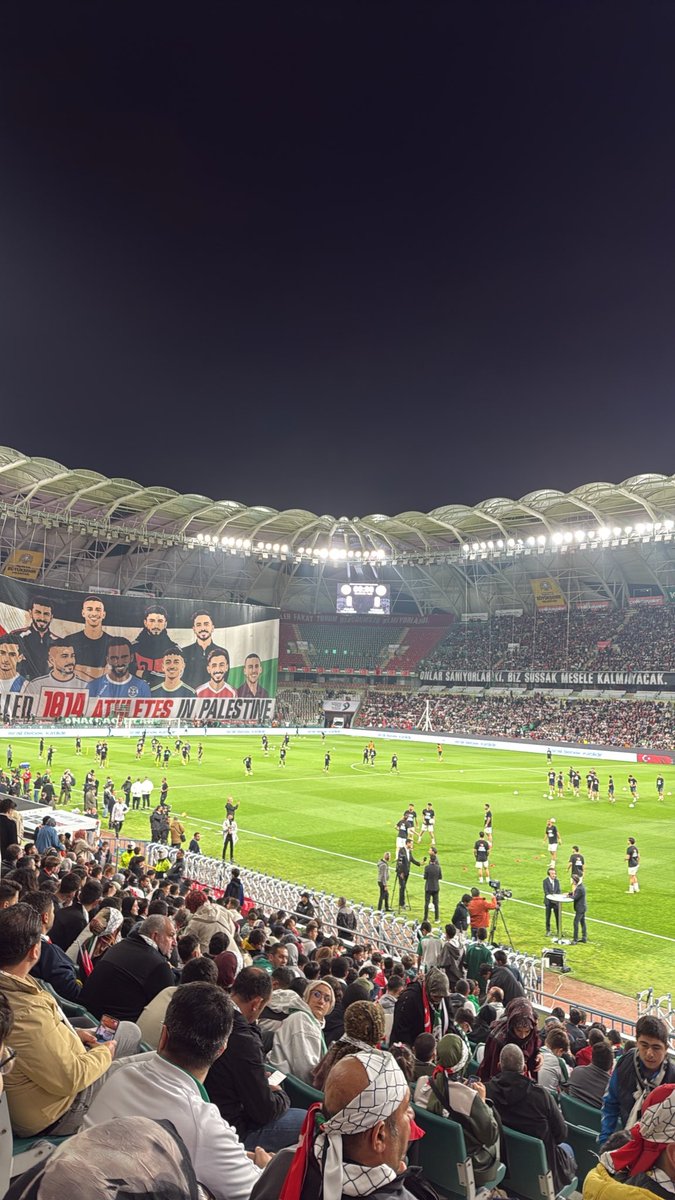 musayilmaz_tr's tweet photo. Filistin Milli Takımı ile Konyaspor futbol maçı, gönüllerimizin Filistindeki kardeşlerimizle olduğunun delili olsun inşallah. 🇹🇷🇵🇸🇹🇷🇵🇸🇹🇷🇵🇸🇹🇷#freepalestine #palestine #Türkiye #BizimÇocuklar #konyaspor #fonmağdurları #freegazza # https://t.co/IQPlxzitB9