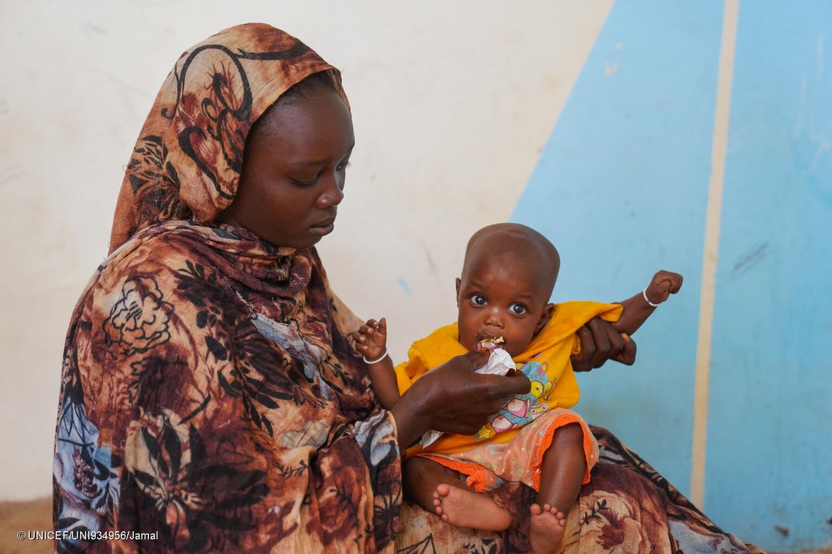 UNICEFSudan's tweet photo. تتلقى فاطمة، التي تبلغ من العمر ثمانية أشهر فقط، علاجاً منقذاً للحياة بسبب سوء التغذية الحاد الشديد.

وهي واحدة من أكثر من 280,000 طفل دون سن الخامسة تلقوا الرعاية في جميع أنحاء السودان في عام 2026.

وراء كل رقم طفل. ومستقبل يستحق الحماية. 

#لكل_طفل، تغذية. https://t.co/fh0mjmKqpc