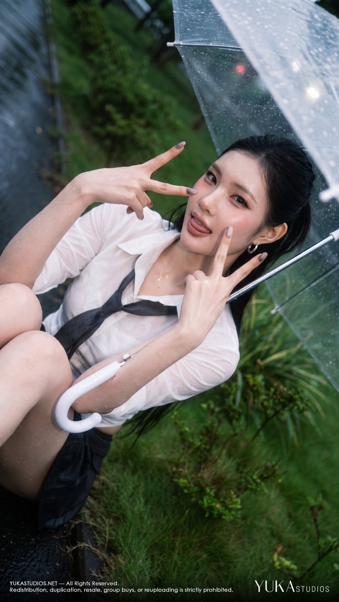 zixuan_zz's tweet photo. Juun x Hearts2Hearts - School Girl In The Rain
#juun #hearts2hearts https://t.co/OrHfnfxx9R