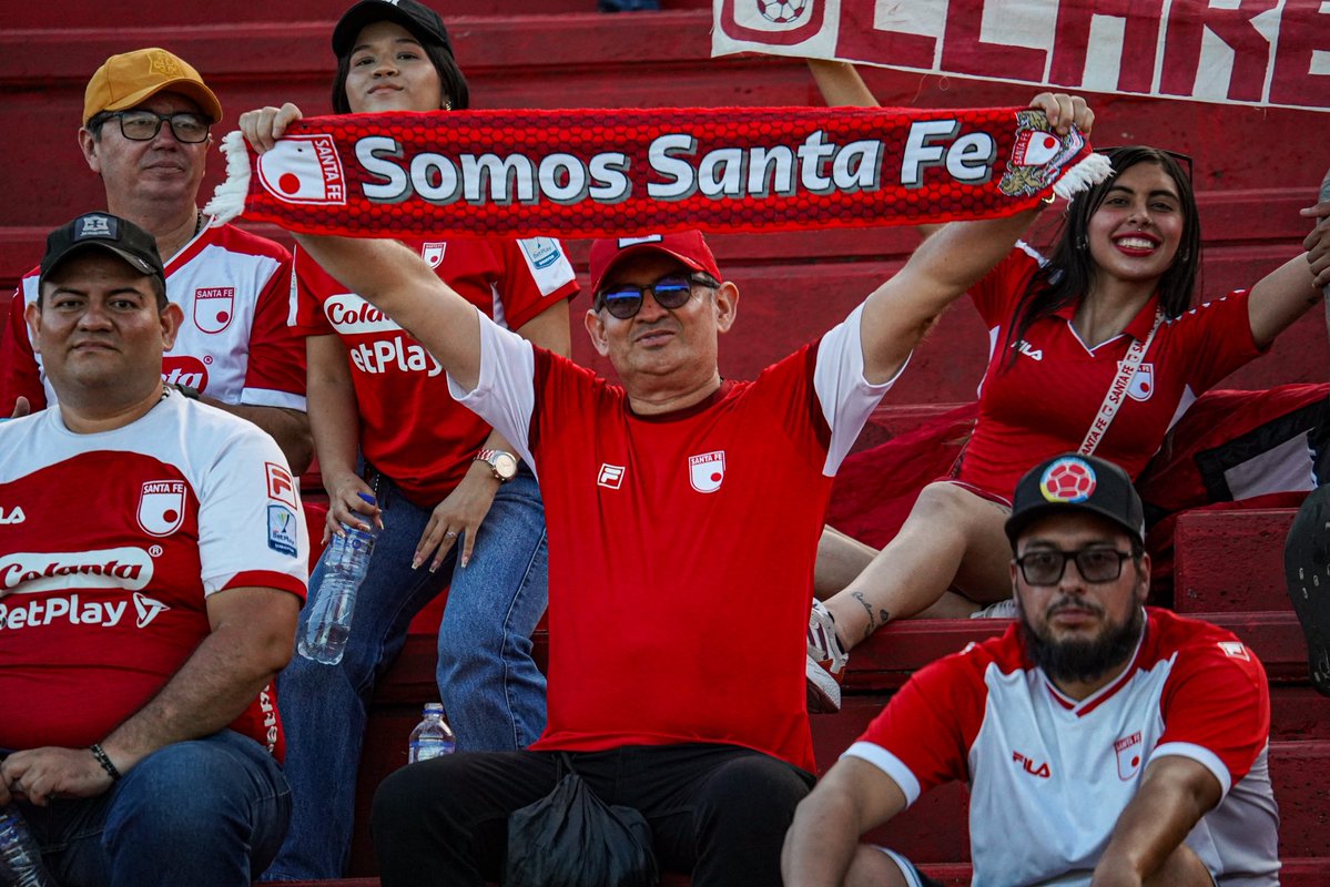 SantaFe's tweet photo. ¡Gracias Yopal por tanto cariño ❤️ y a todos los Leones y Leonas 🦁 por hacernos sentir como en casa 🇮🇩!

Una tarde con triunfo que celebramos juntos ✨ https://t.co/S4reOvpuTf