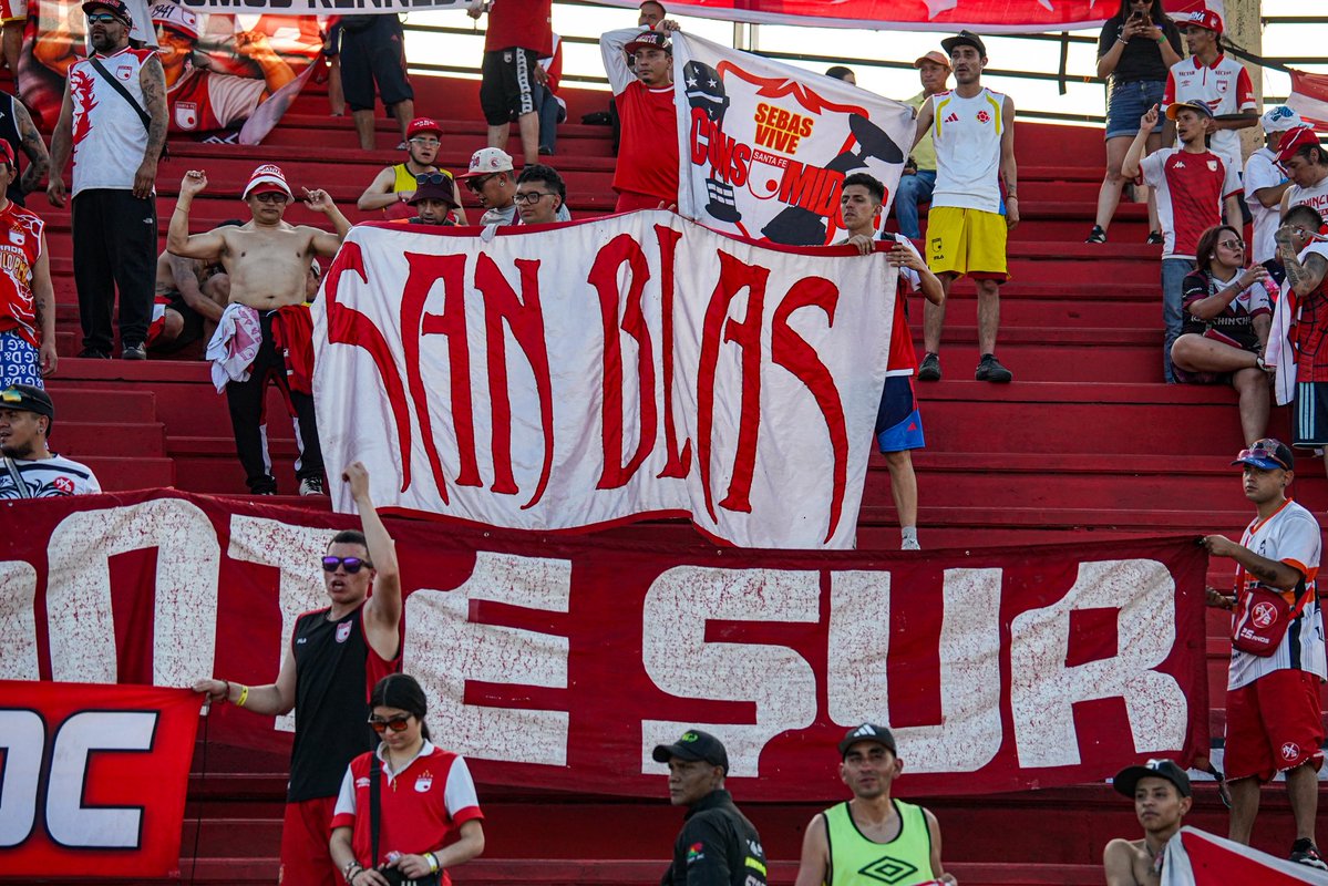 SantaFe's tweet photo. ¡Gracias Yopal por tanto cariño ❤️ y a todos los Leones y Leonas 🦁 por hacernos sentir como en casa 🇮🇩!

Una tarde con triunfo que celebramos juntos ✨ https://t.co/S4reOvpuTf