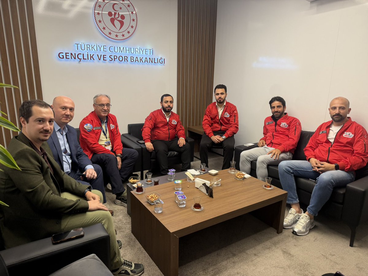 abdurrahimtoru's tweet photo. Milli Teknoloji Hamlesi’nin gururuna ortak olmak için TEKNOFEST’teyiz. 🇹🇷

Emeği geçen herkesi gönülden tebrik ediyorum.
TEKNOFEST, geleceğin Türkiye’sidir. 🇹🇷
@teknofest @Selcuk https://t.co/Ww3ipbGPQI