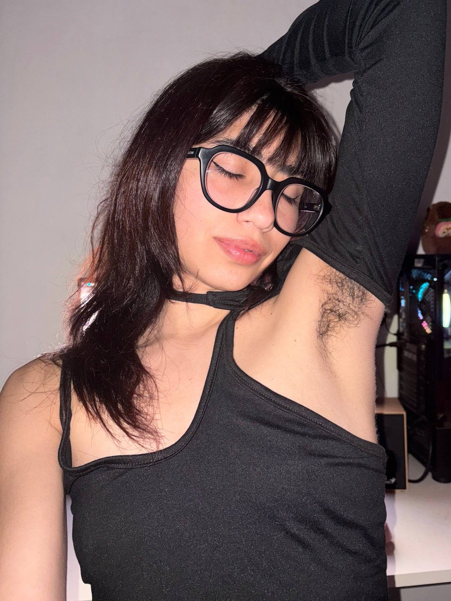 sweetielulita's tweet photo. this is where my little armpit worshippers belong https://t.co/Hd0na7Sk6u