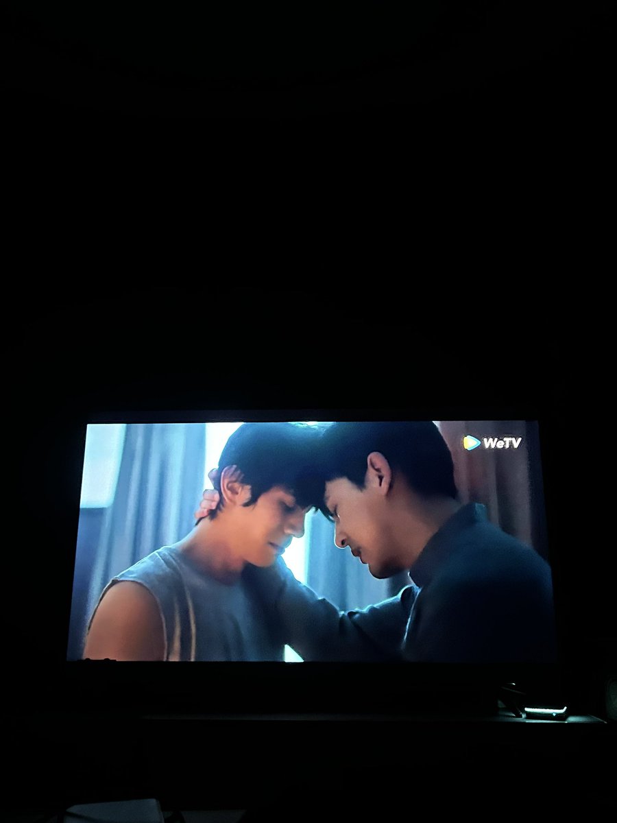 wooooyd's tweet photo. นึกตอนที่แสดงด้วยกันตอนนั้นเลยเนอะพี่เต้ย จับมือกันผ่านมาได้ ขอบคุณพี่มากนะพี่เต้ย รีบหายไวๆได้แล้ว @Toey_Pongsk แต่ทั้งนี้ทั้งนั้นนะครับสมาชิก ชิตะไม่ได้อยากเสียหมอไป แค่อยากใช้ชีวิตธรรมดาๆ อยากไปทำงานแล้วเจอหน้าหมอทุกวันก็เท่านั้นเอง

All night long 

#NOURTheseriesEP8 https://t.co/FeLEOCe8fY