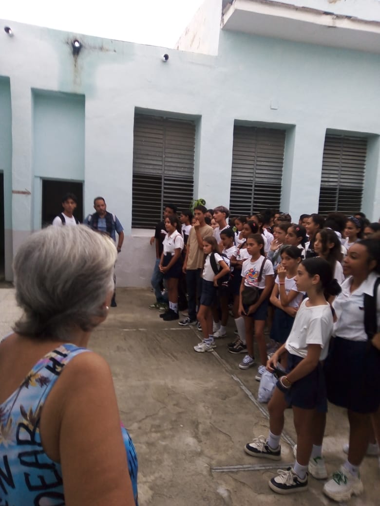 DirGeneralRegla's tweet photo. Elecciones pioneriles se desarrollaron en la Secundaria Básica Julio Antonio Mella,a la Educación en Regla ❤️ 
@DirectEducaHab
@DirGeneralRegla
@YanetHzP25
@IzquierdoAlons1
@SaerySerrano
@YolivanC41557
@HerreraIre43158 https://t.co/trad2fCMoi