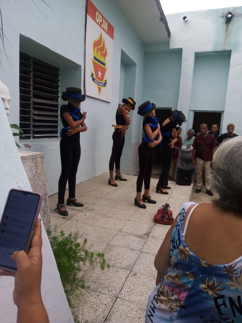DirGeneralRegla's tweet photo. Elecciones pioneriles se desarrollaron en la Secundaria Básica Julio Antonio Mella,a la Educación en Regla ❤️ 
@DirectEducaHab
@DirGeneralRegla
@YanetHzP25
@IzquierdoAlons1
@SaerySerrano
@YolivanC41557
@HerreraIre43158 https://t.co/trad2fCMoi