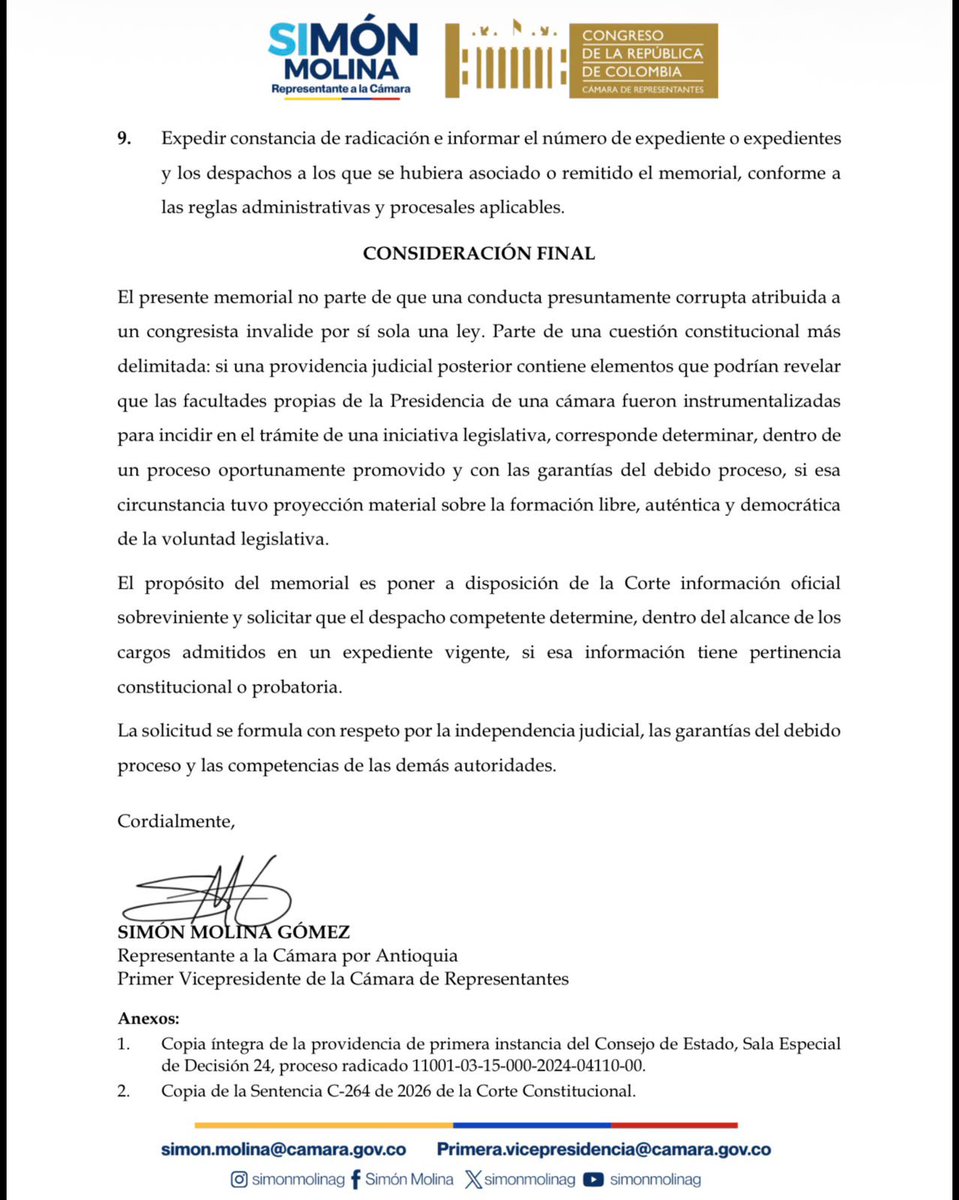 simonmolinag's tweet photo. 🚨 #PRIMICIA | ¿Podría caerse la Reforma Pensional?

Si la corrupción fue utilizada para alterar el trámite legislativo de la reforma pensional, Colombia tiene derecho a conocer toda la verdad. Y la Corte Constitucional debe determinar si esos hechos afectaron de manera real la validez de la Ley 2381 de 2024.

Encontramos nuevos elementos sobre lo ocurrido durante su trámite en el Senado.

Por eso presenté un memorial ante la Corte Constitucional, solicitando que esta información sea incorporada de inmediato a los procesos vigentes contra la reforma y que se examine si hechos sobrevinientes pudieron comprometer la validez de su aprobación.

Una decisión de primera instancia del Consejo de Estado examinó la conducta del entonces presidente del Senado, Iván Name, en ese contexto. La providencia advierte que, en 14 de 16 sesiones clave, Name no dirigió integralmente la plenaria o cedió su conducción, entre otros, a María José Pizarro.

La pregunta es inevitable: ¿qué ocurrió realmente en las sesiones en las que se definió el futuro pensional de millones de colombianos?

¡Queremos conocer la verdad!