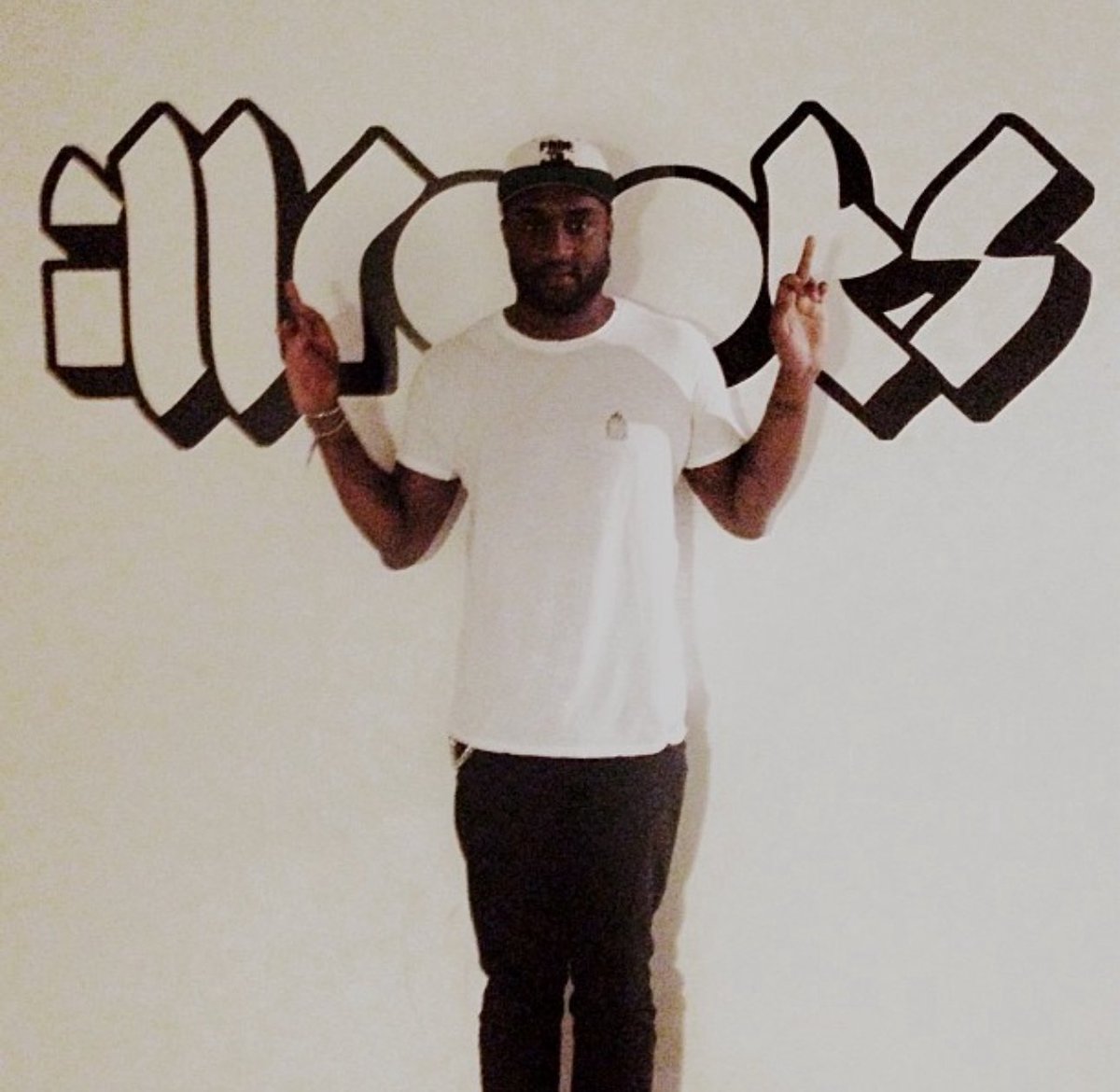 illroots's tweet photo. Happy birthday Virgil 🎈 https://t.co/yF3ygLvpKM