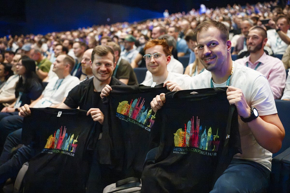 EuropeanFabric's tweet photo. Snaps from the famous Power Hour! #FabConEurope #SQLConEurope https://t.co/c9yAwD9C5H