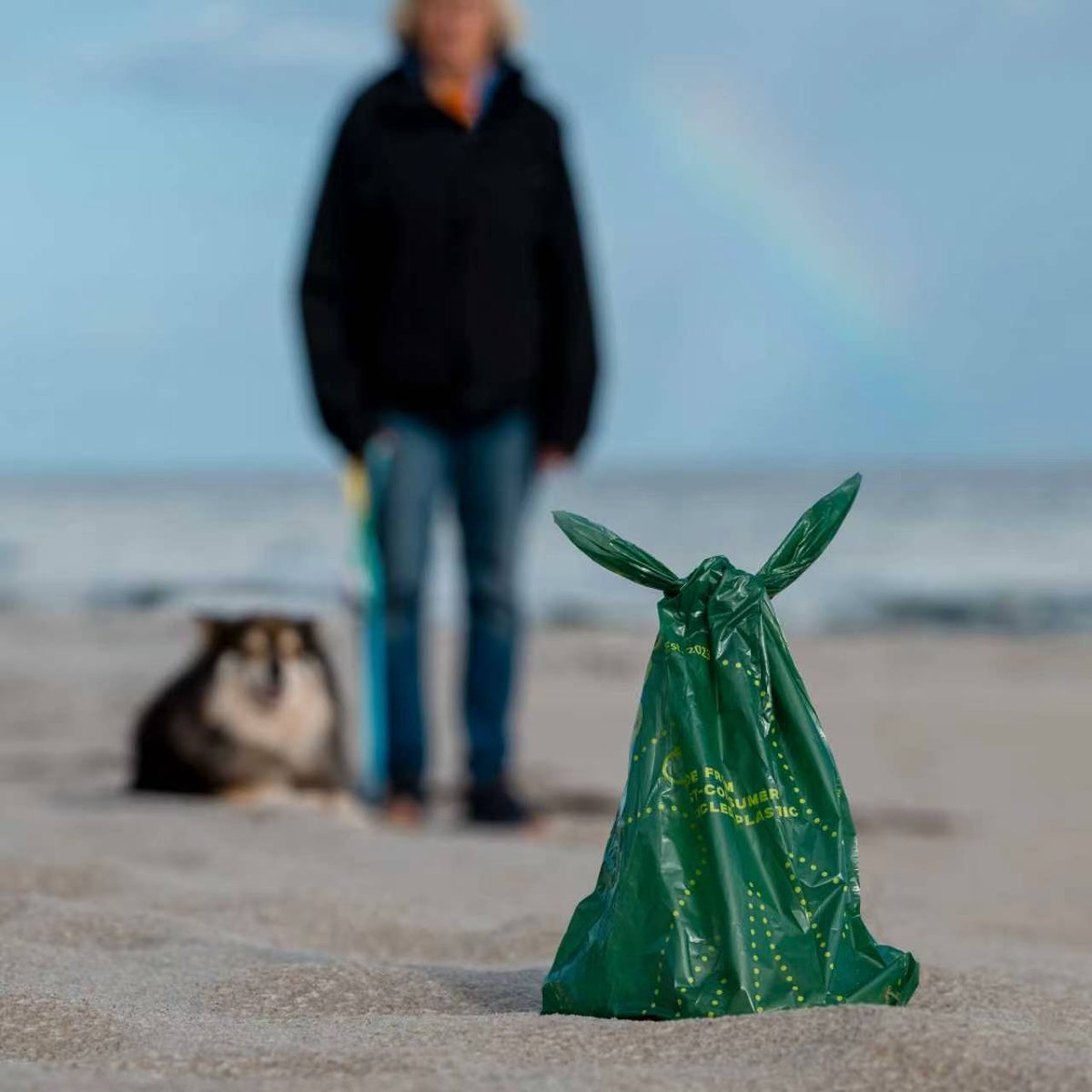 woofpanion's tweet photo. More than a poop bag — it’s a smarter solution for everyday walks. 🐾🌱 Woofpanion combines innovative design, practical functionality, and more sustainable materials to make pet waste cleanup easier. #Woofpanion #PetInnovation #Doginnovation #Dogscare https://t.co/tkZgpmDdIr